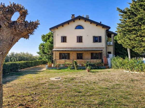 appartamento in vendita a Ripatransone in zona Petrella
