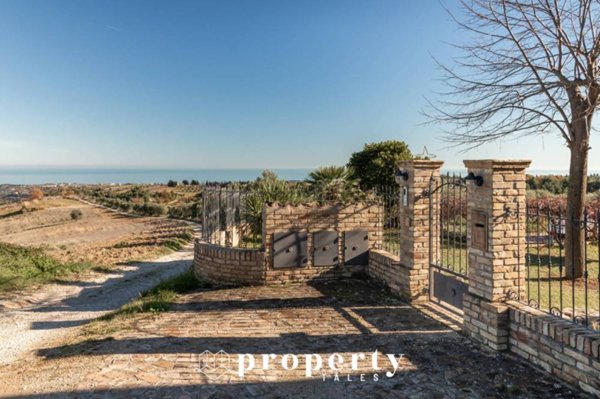 casa indipendente in vendita a Ripatransone