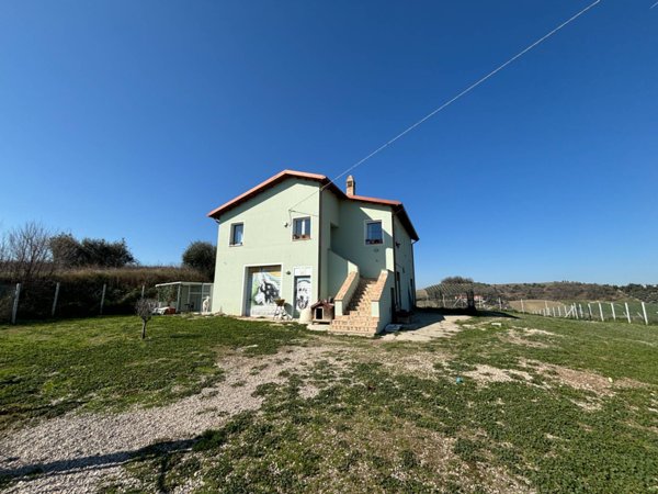 casa indipendente in vendita a Ripatransone