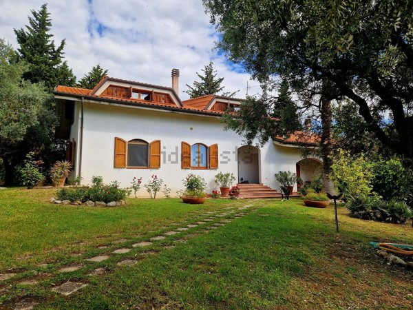 casa indipendente in vendita a Ripatransone