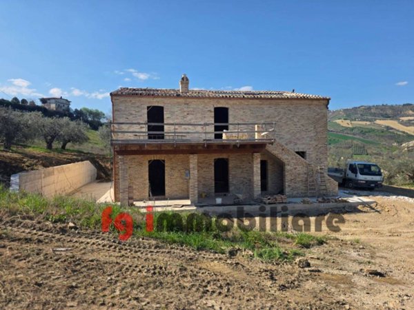 casa indipendente in vendita a Ripatransone