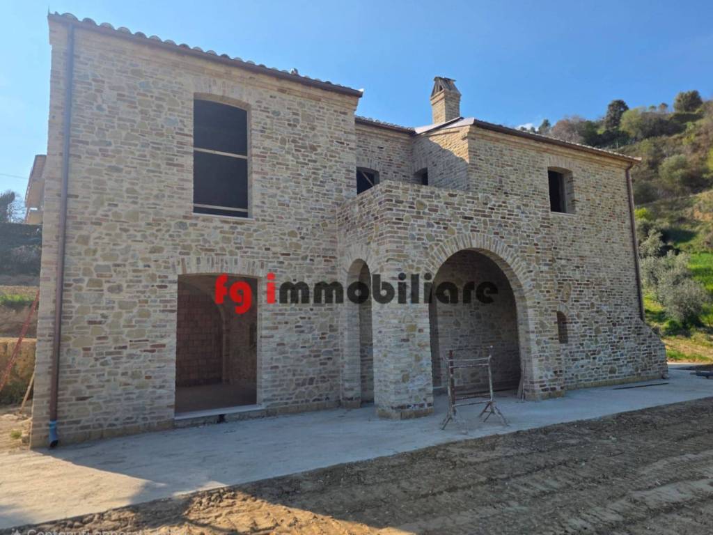 casa indipendente in vendita a Ripatransone
