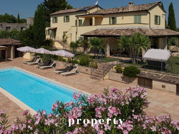 casa indipendente in vendita a Ripatransone