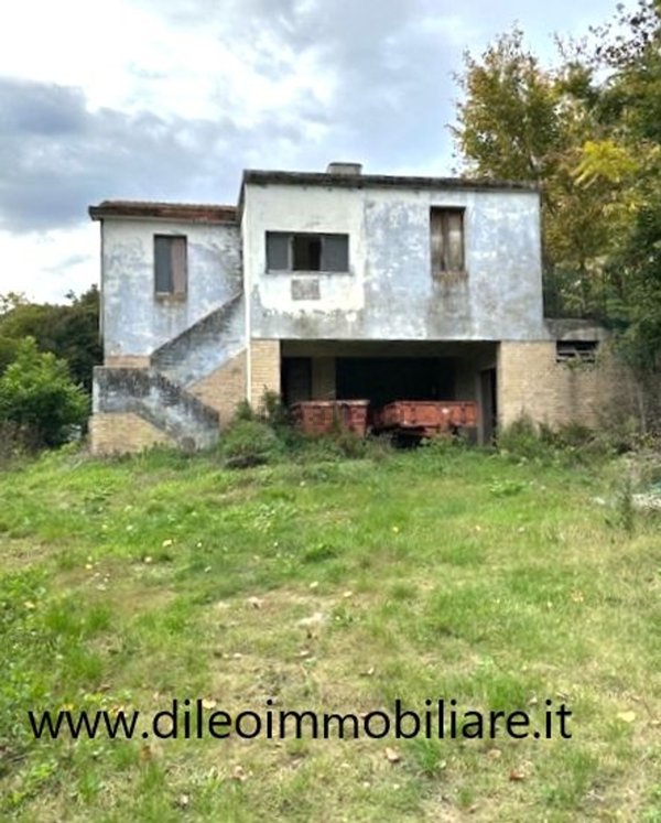 casale in vendita a Ripatransone in zona Trivio