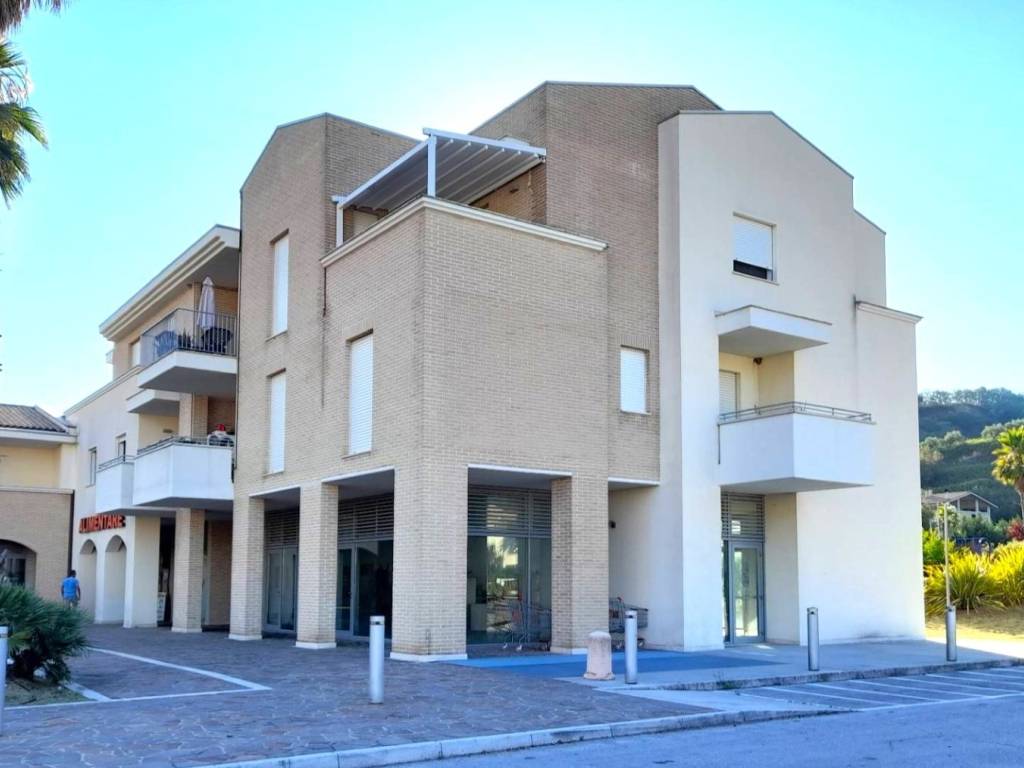 negozio in vendita a Ripatransone