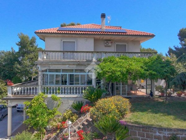casa indipendente in vendita a Ripatransone