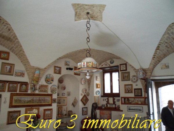locale commerciale in vendita a Ripatransone in zona Petrella