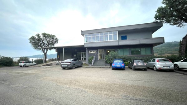 locale di sgombero in vendita a Ripatransone in zona San Salvatore