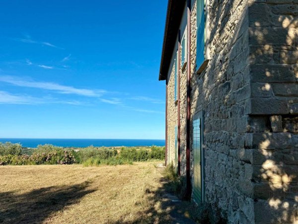 casa indipendente in vendita a Ripatransone in zona Petrella