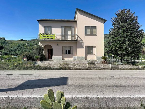 casa indipendente in vendita a Ripatransone in zona San Salvatore