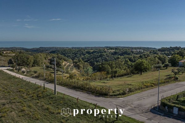 terreno edificabile in vendita a Ripatransone in zona Petrella