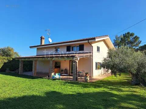 casa indipendente in vendita a Ripatransone