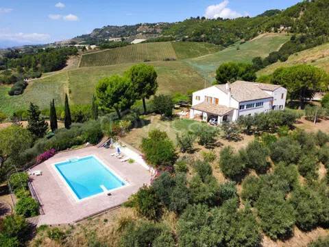 casa indipendente in vendita a Ripatransone in zona San Salvatore