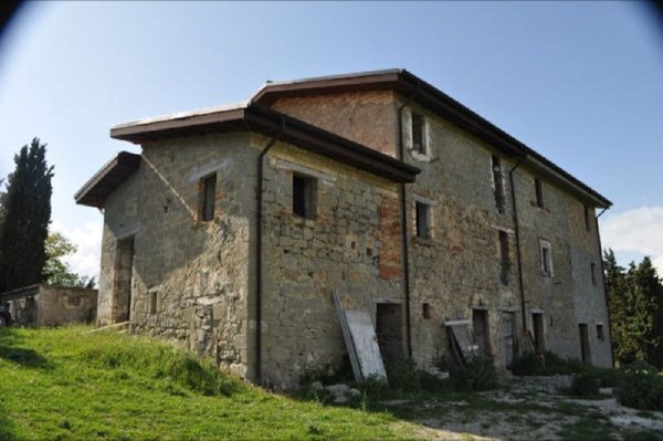quadrivano in vendita a Roccafluvione