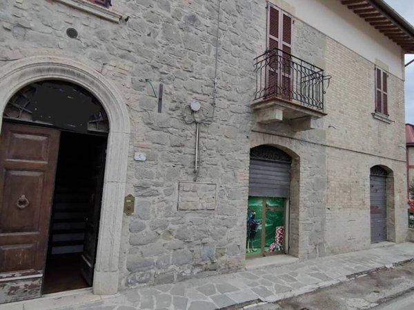 casa semindipendente in vendita a Roccafluvione in zona Marsia