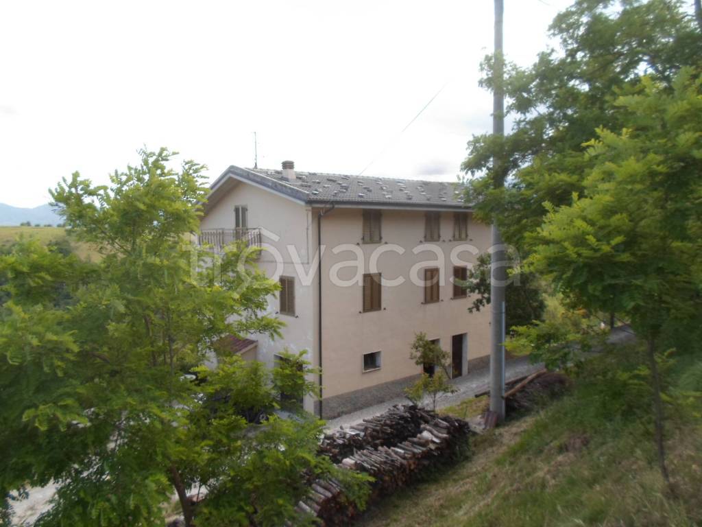 appartamento in vendita a Roccafluvione in zona Scalelle
