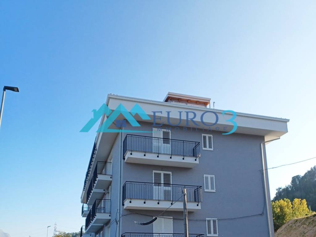 appartamento in vendita a Roccafluvione in zona Marsia