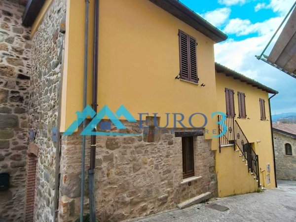casa indipendente in vendita a Roccafluvione in zona Marsia
