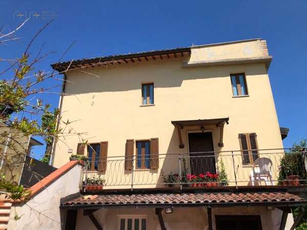 casa indipendente in vendita a Roccafluvione in zona Marsia