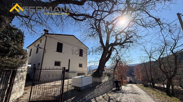 casa indipendente in vendita a Roccafluvione
