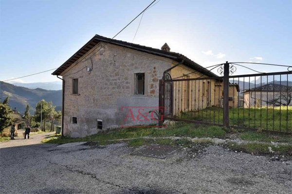 casa indipendente in vendita a Roccafluvione in zona Osoli