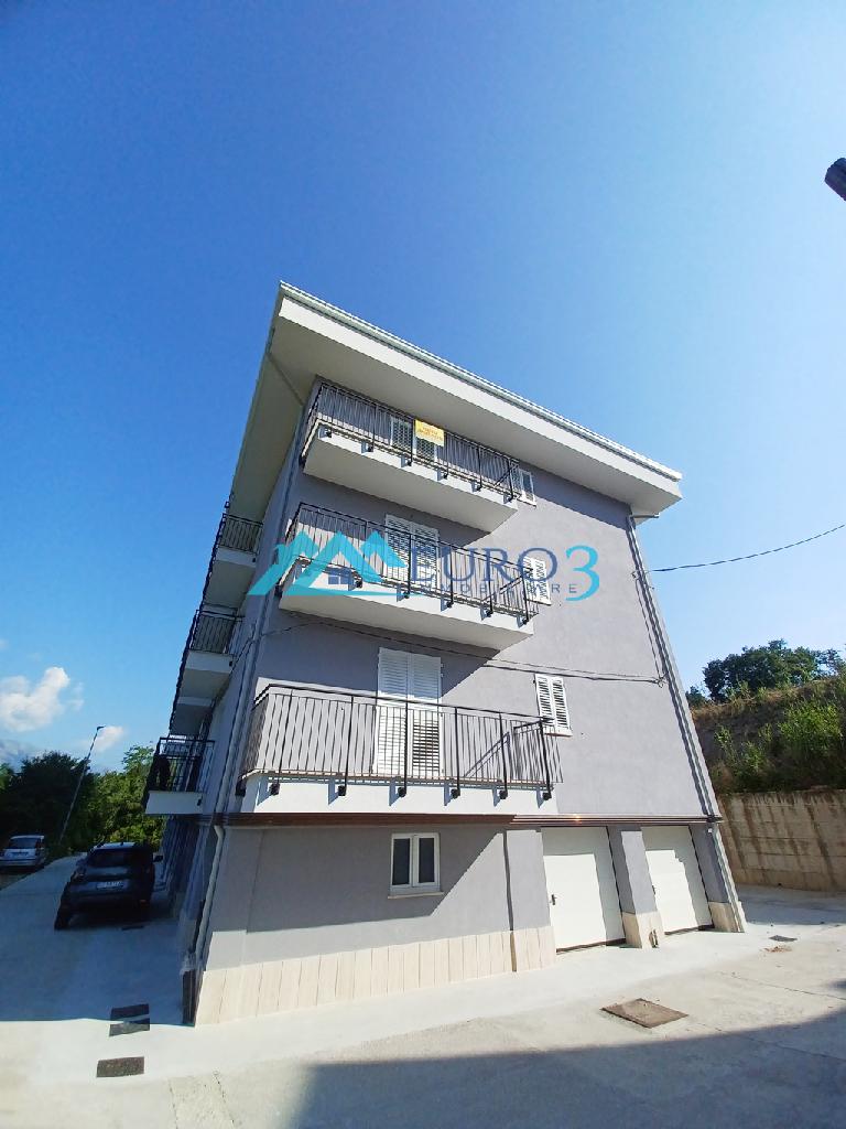 appartamento in vendita a Roccafluvione in zona Casebianche