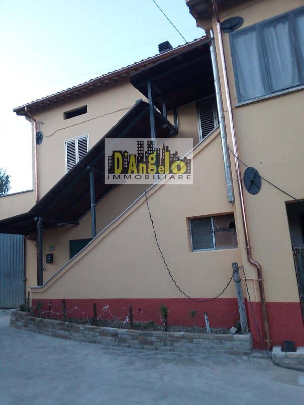 appartamento in vendita a Roccafluvione in zona Casebianche