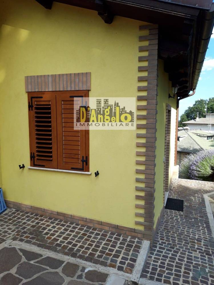 casa indipendente in vendita a Rotella in zona Capradosso