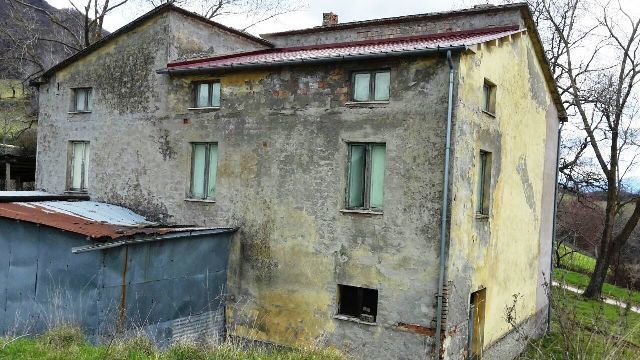 casa indipendente in vendita a Rotella in zona Capradosso