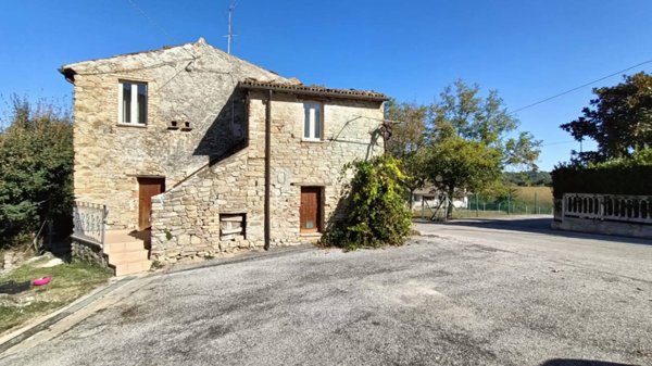 casa indipendente in vendita a Rotella