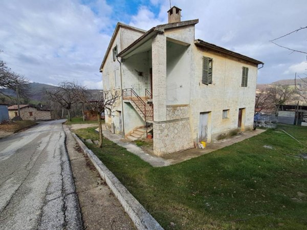 casa indipendente in vendita a Rotella in zona Poggio Canoso
