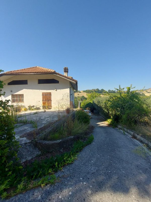 casa indipendente in vendita a Rotella