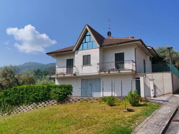 casa indipendente in vendita a Rotella