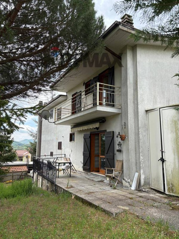 casa indipendente in vendita a Rotella