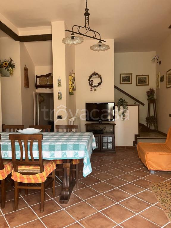 casa indipendente in vendita a Rotella in zona Capradosso