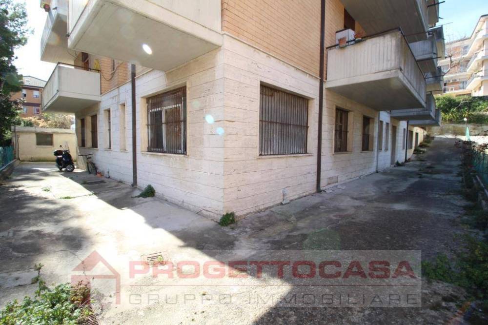 locale commerciale in vendita a San Benedetto del Tronto