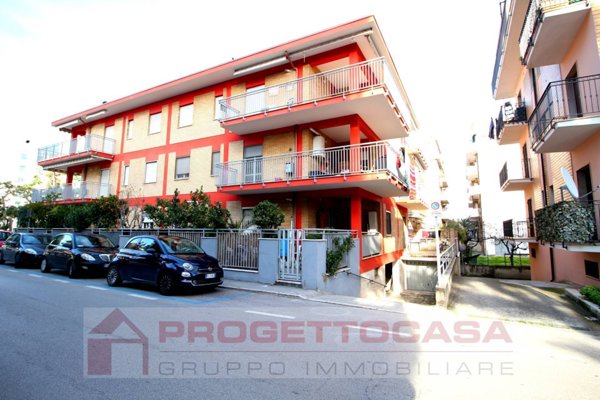 locale di sgombero in vendita a San Benedetto del Tronto in zona Sentina