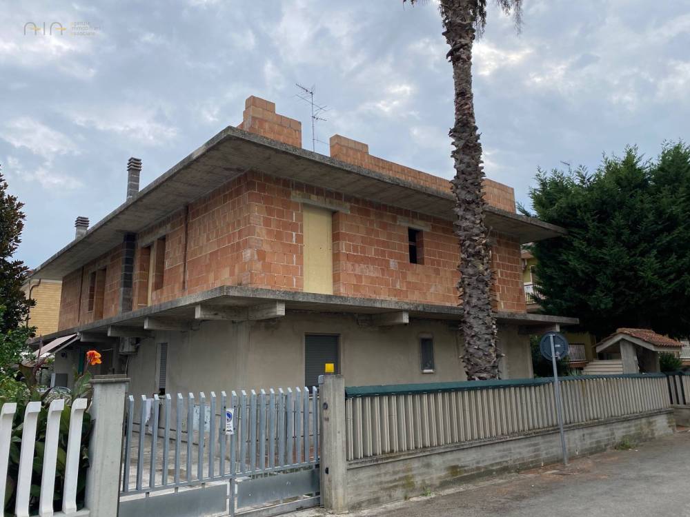 appartamento in vendita a San Benedetto del Tronto in zona Sentina