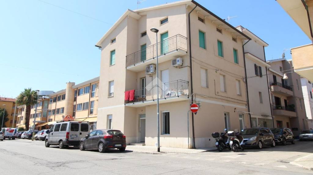 appartamento in vendita a San Benedetto del Tronto in zona Sentina