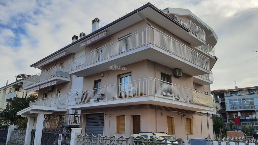 appartamento in vendita a San Benedetto del Tronto in zona Sentina