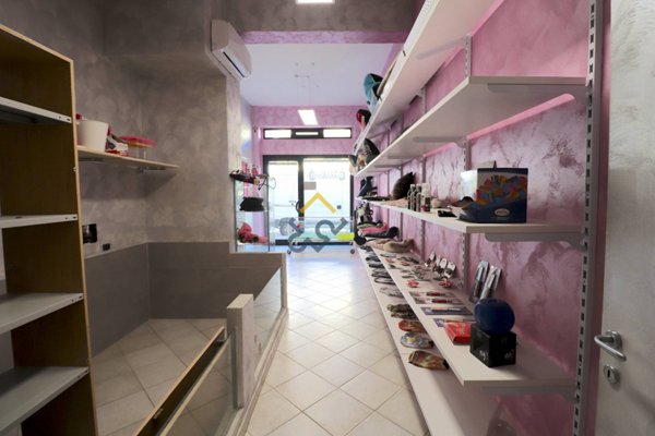 locale commerciale in vendita a San Benedetto del Tronto
