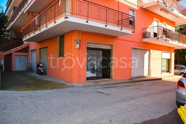 locale commerciale in vendita a San Benedetto del Tronto