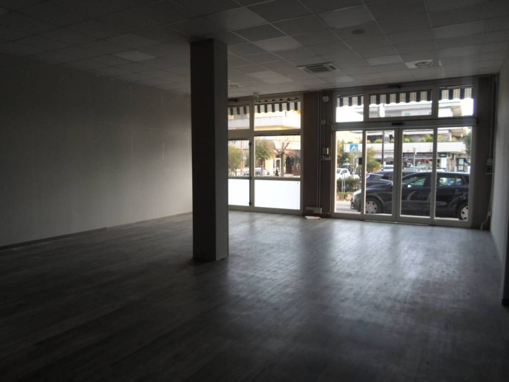 locale commerciale in vendita a San Benedetto del Tronto