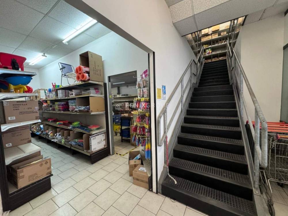 locale commerciale in vendita a San Benedetto del Tronto