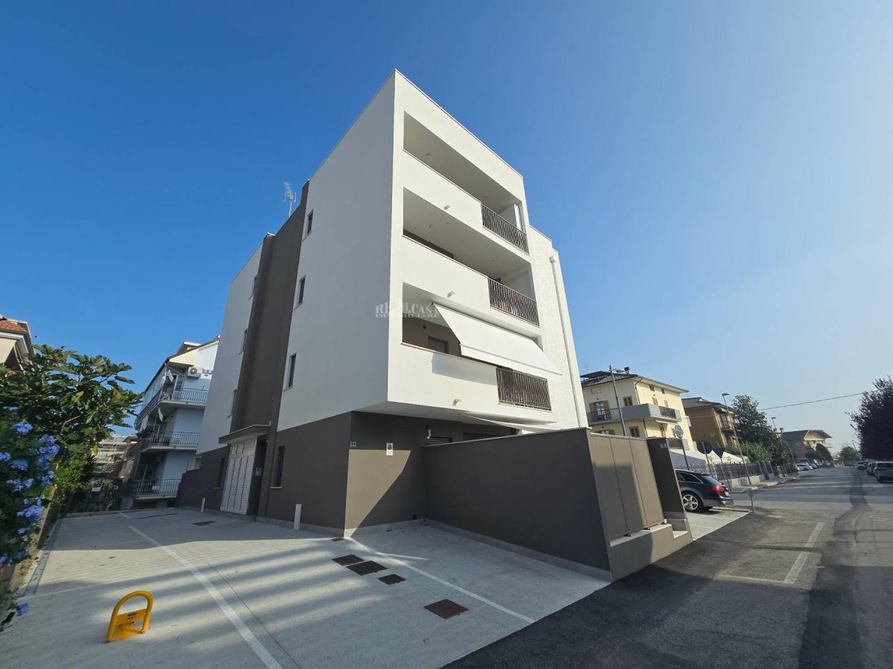 appartamento in vendita a San Benedetto del Tronto in zona Sentina