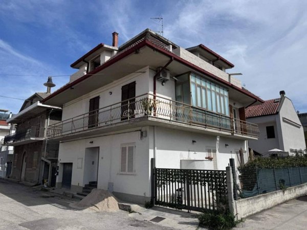 appartamento in vendita a San Benedetto del Tronto in zona Sentina