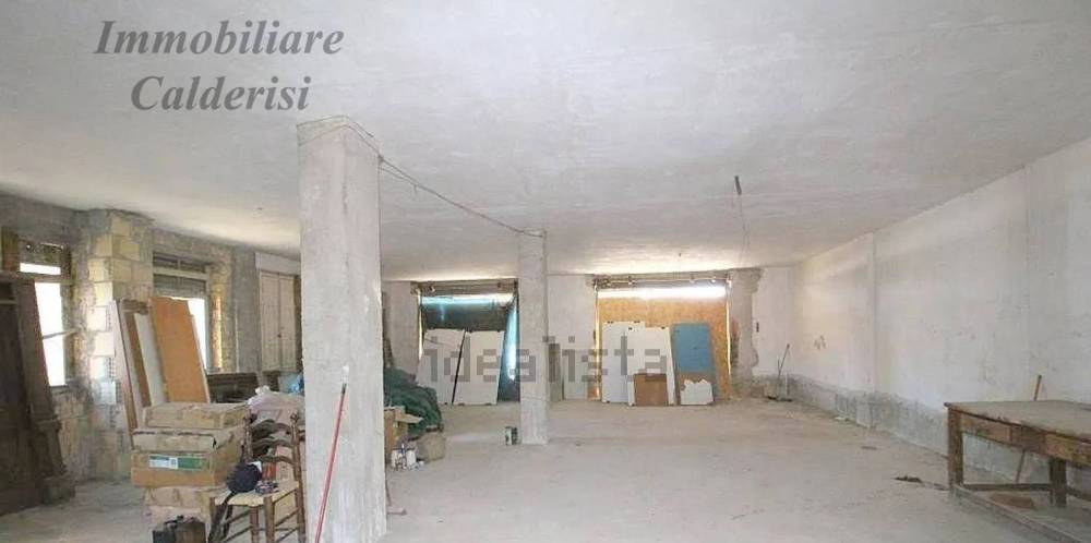 locale di sgombero in vendita a San Benedetto del Tronto
