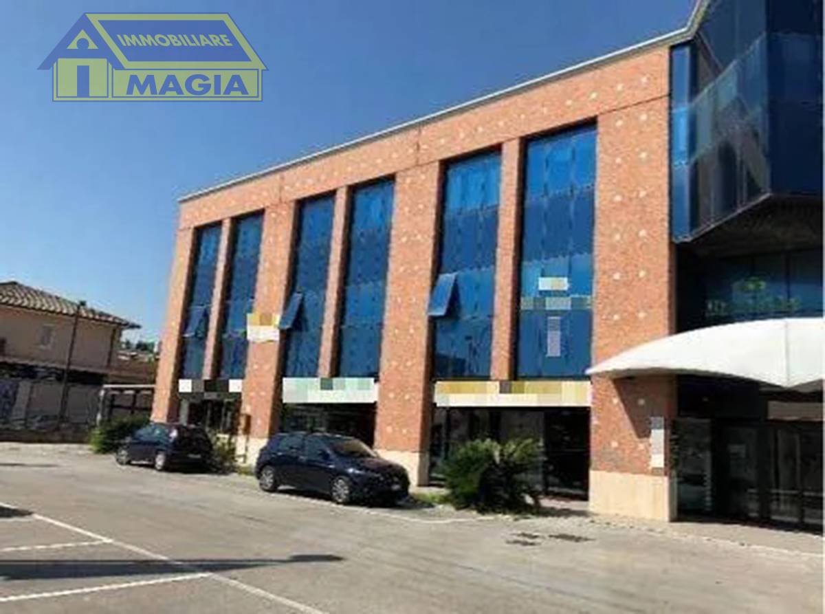 locale commerciale in vendita a San Benedetto del Tronto