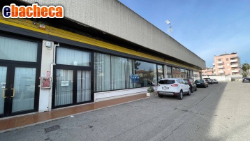 locale commerciale in vendita a San Benedetto del Tronto