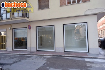 locale commerciale in vendita a San Benedetto del Tronto